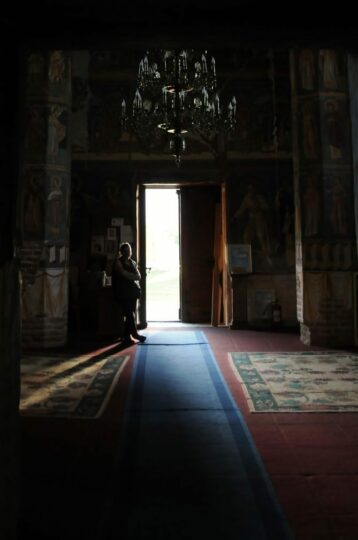 alternate fact, Bucharest Romania shadow